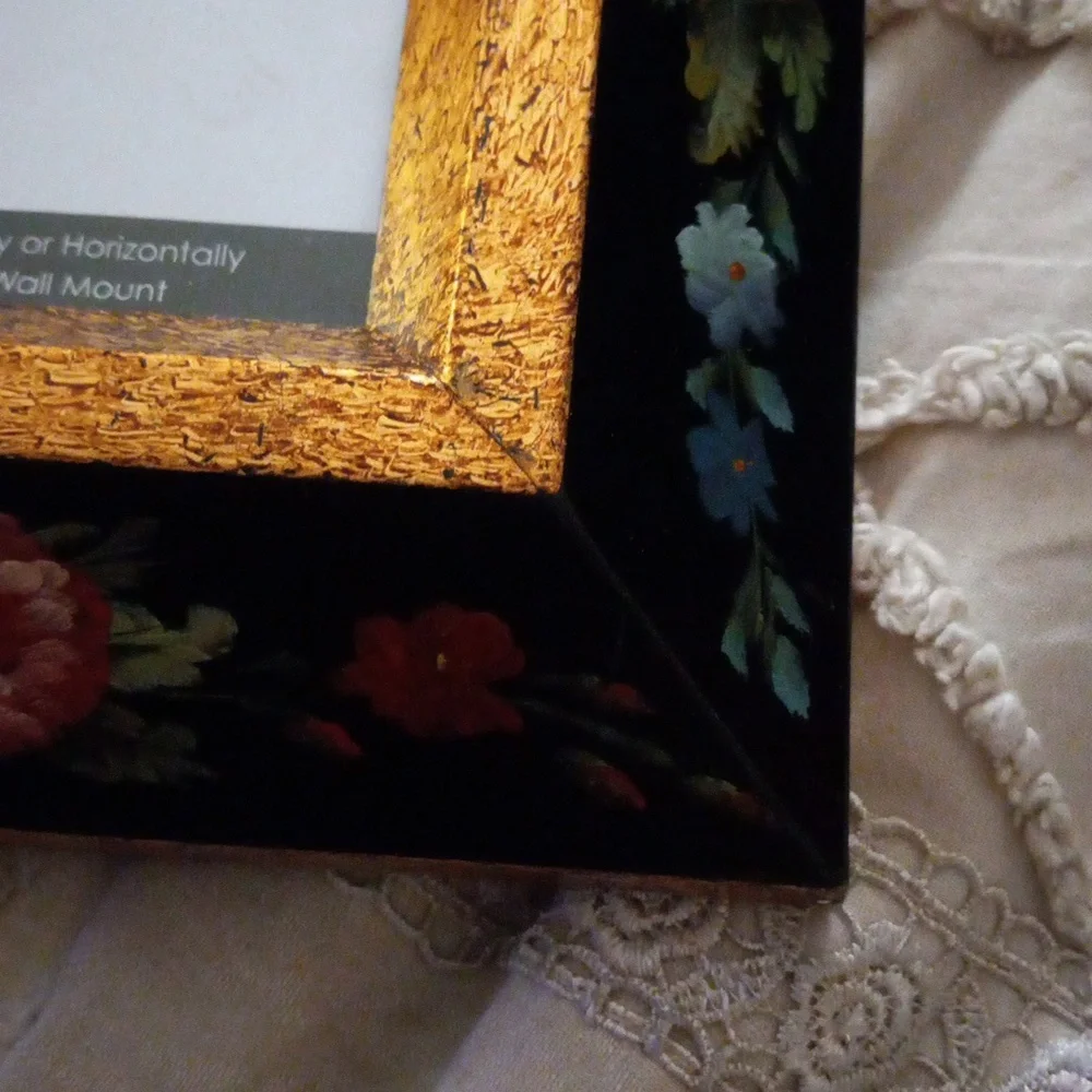 Special Moments Hand Painted Floral Picture Frames w/Velvet Back 4x6 Set of 2